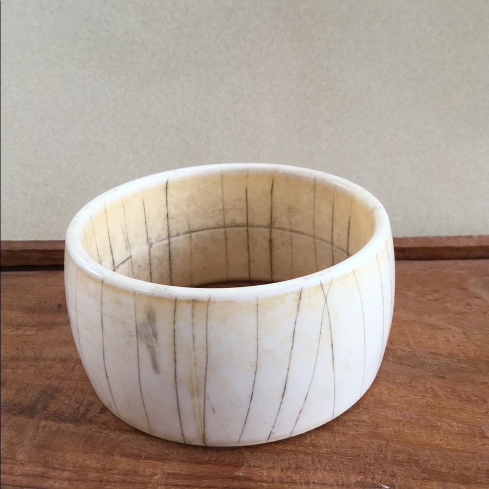 FAUX IVORY BONE BANGLE